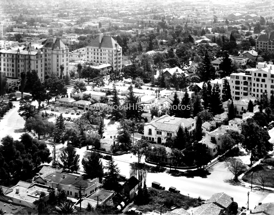 Garden of Allah 1934 8152 Sunset Blvd. between Crescent Heights. & Havenhurst wm.jpg